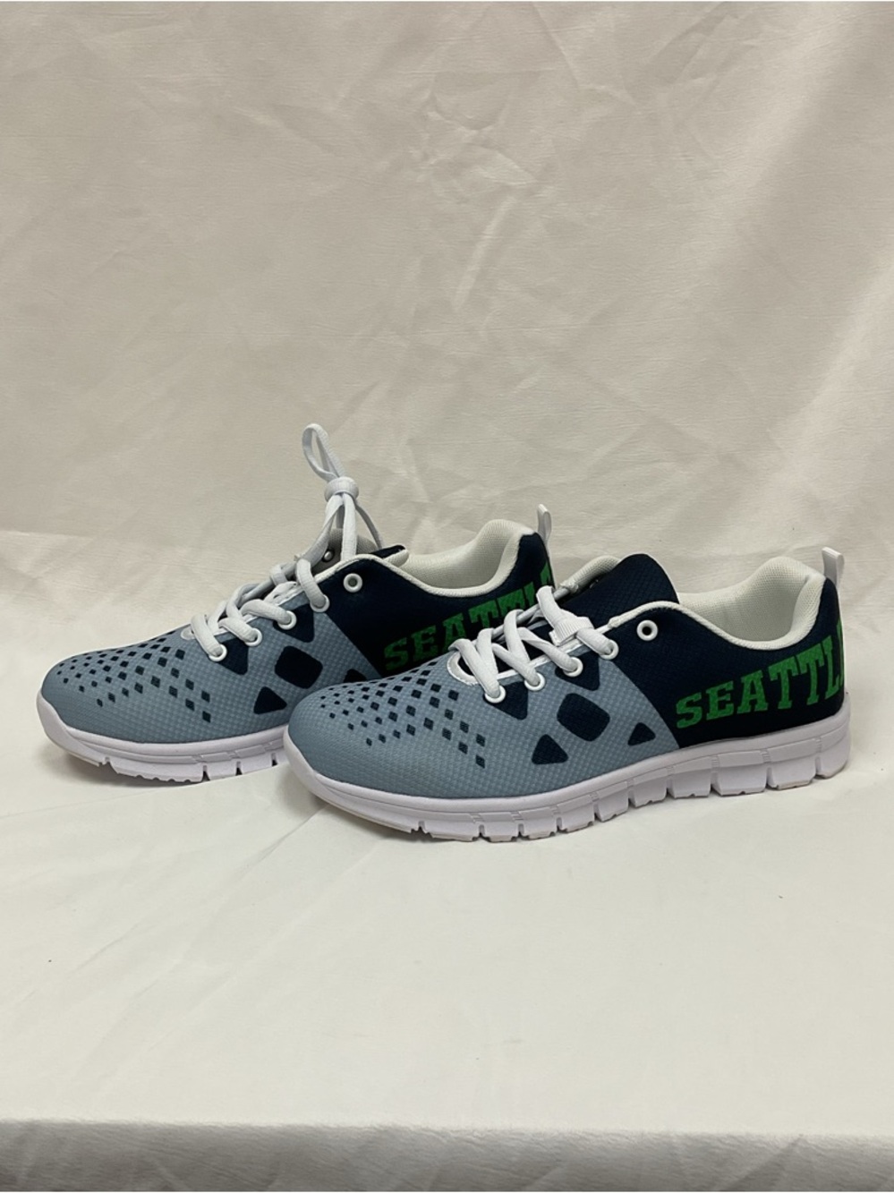 Seattle Athletic Sneakers in Gray & Navy with Green Accent Size 10